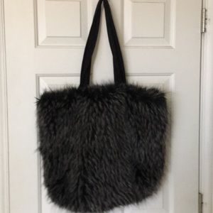 Fur handbag:tote